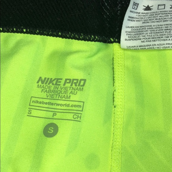 Nike Pro Capri - Picture 3 of 3